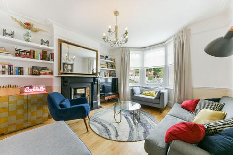 4 bedroom house to rent, Boscombe Road, SW19