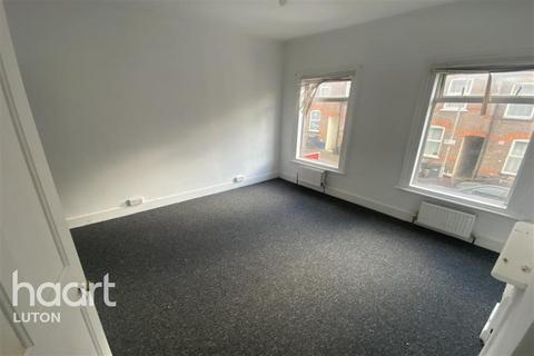 3 bedroom terraced house to rent, Harley Road