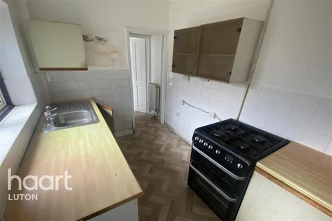 3 bedroom terraced house to rent, Harley Road