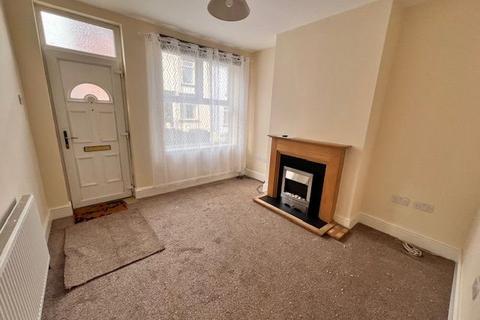 3 bedroom terraced house to rent, 63 Meersbrook Avenue Meersbrook Sheffield S8 9ED