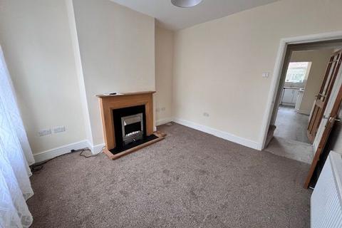 3 bedroom terraced house to rent, 63 Meersbrook Avenue Meersbrook Sheffield S8 9ED