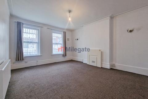 3 bedroom flat to rent, Cobham Road, Westcliff-On-Sea SS0