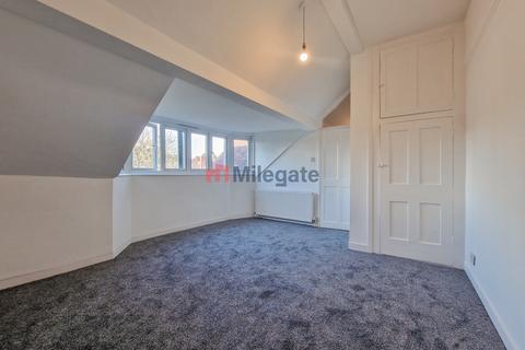 2 bedroom flat to rent, Cobham Road, Westcliff-On-Sea SS0