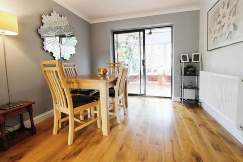 2 Cleves Close, Grange Park, Swindon, SN5 6JX