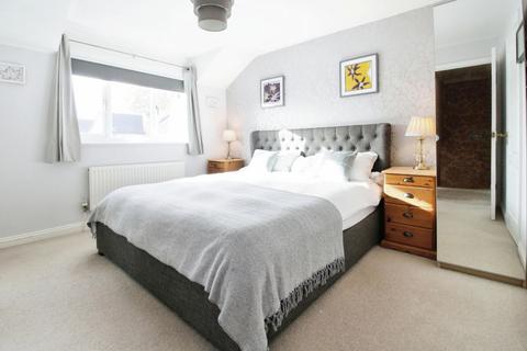2 Cleves Close, Grange Park, Swindon, SN5 6JX