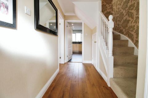2 Cleves Close, Grange Park, Swindon, SN5 6JX