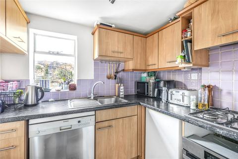 1 bedroom terraced house to rent, St James`s Terrace, London, SW12