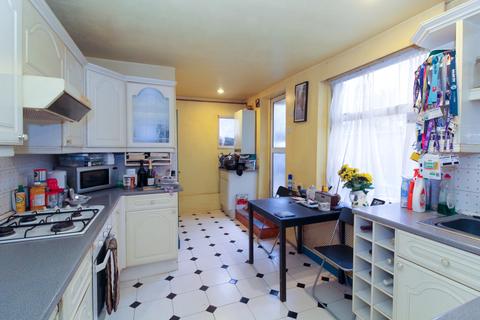 1 bedroom flat for sale, Anerley Hill, London, SE19