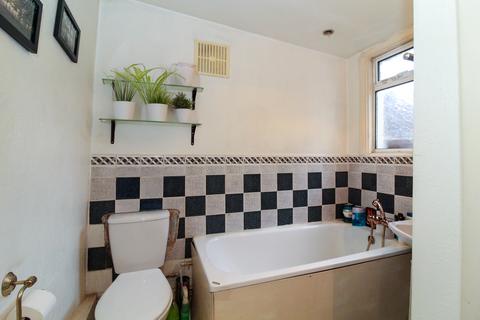 1 bedroom flat for sale, Anerley Hill, London, SE19