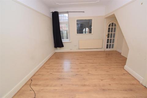 104 Humberstone Road, Grimsby, DN32 8DP