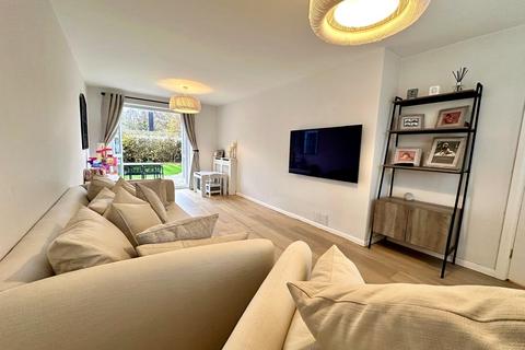 282 Lode Lane, Solihull, B91 2HG