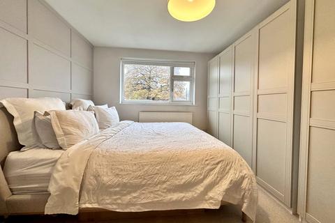 282 Lode Lane, Solihull, B91 2HG