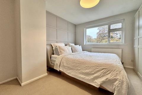 282 Lode Lane, Solihull, B91 2HG