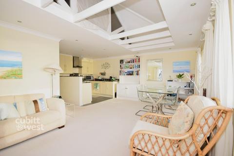 2 bedroom apartment to rent, Marine Close West Wittering PO20