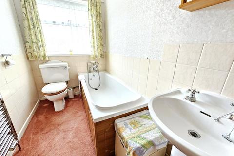 2 bedroom bungalow for sale, Torrington, Devon