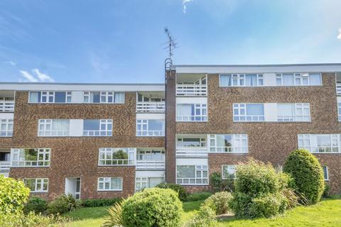 2 bedroom flat to rent, Cranes Park, Surbiton KT5