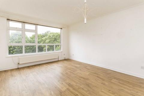 2 bedroom flat to rent, Cranes Park, Surbiton KT5