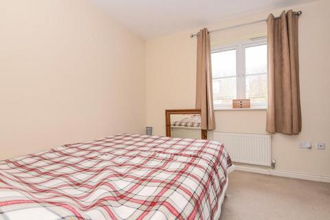 2 bedroom terraced house to rent, Fallows Road,  Padworth,  RG7