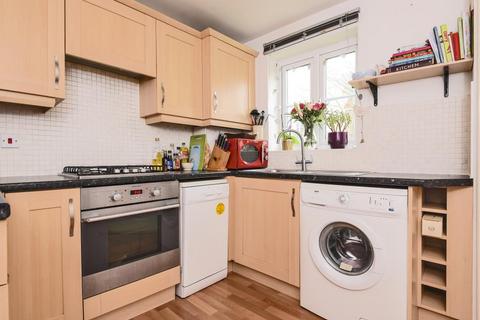 2 bedroom terraced house to rent, Fallows Road,  Padworth,  RG7