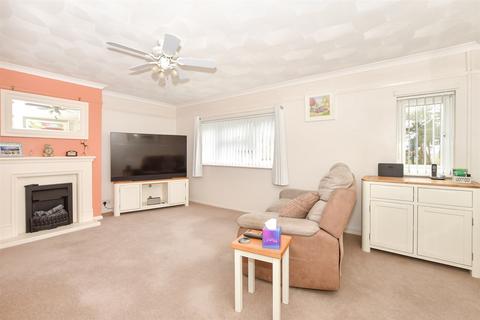 2 bedroom maisonette for sale, Tanners Mead, Staplefield, Haywards Heath, West Sussex