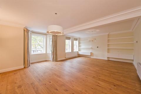 3 bedroom flat to rent, Lincoln Court, Maida Vale, London, W9