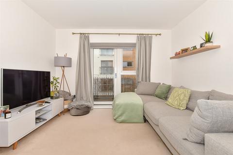 2 bedroom flat for sale, Sovereign Way, Tonbridge, Kent