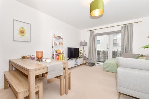 2 bedroom flat for sale, Sovereign Way, Tonbridge, Kent