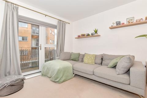 2 bedroom flat for sale, Sovereign Way, Tonbridge, Kent