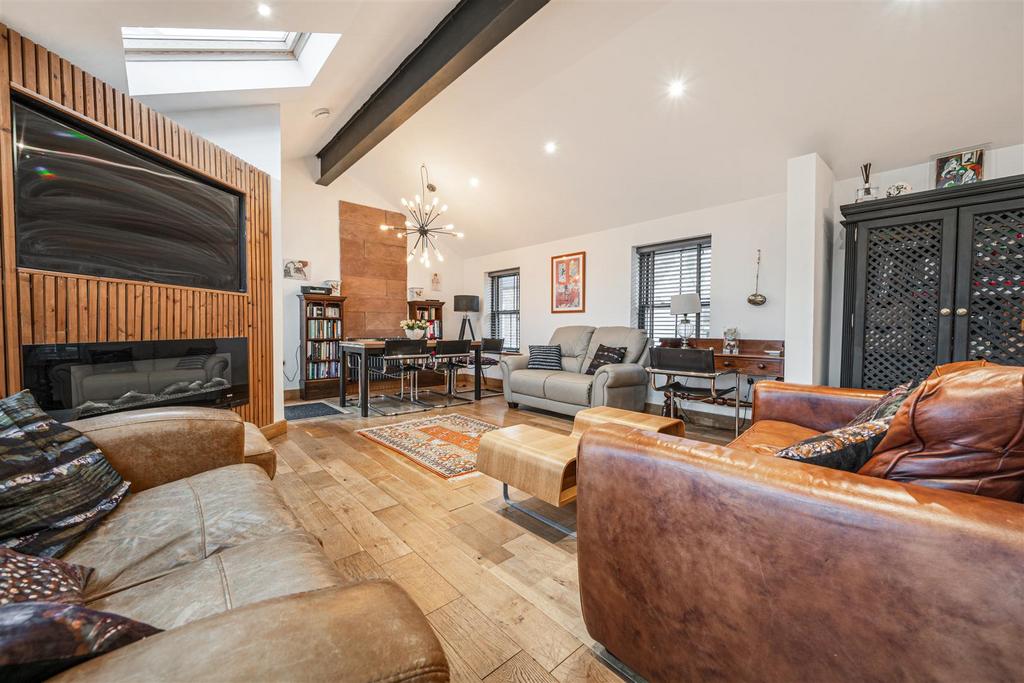 Lounge and dining area