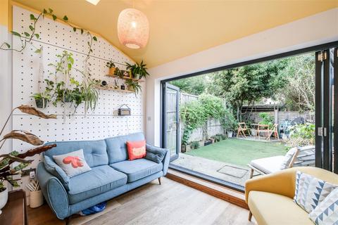 45 Lancaster Road, Walthamstow, London, E17 6AH