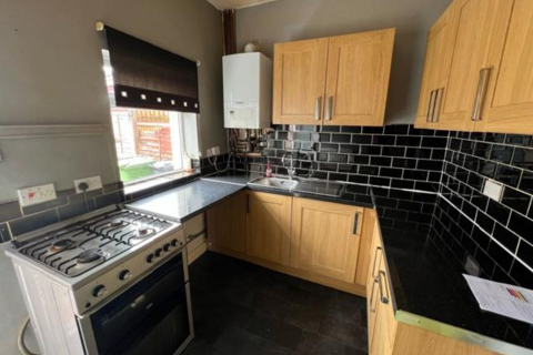 3 bedroom house for sale, Walsall Road, Wednesbury, WS10