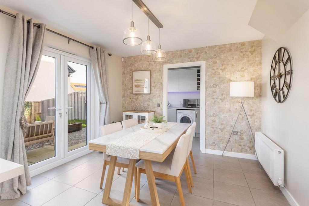 Kitchen/Dining Area