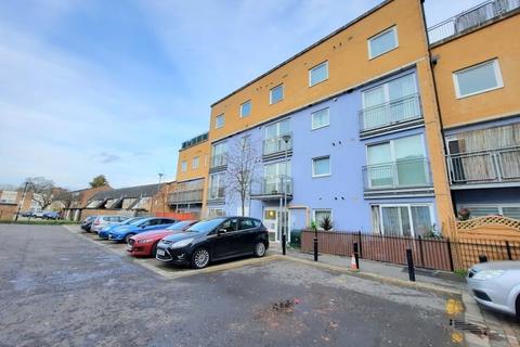 1 bedroom flat to rent, Wooldridge Close, Bedfont, TW14