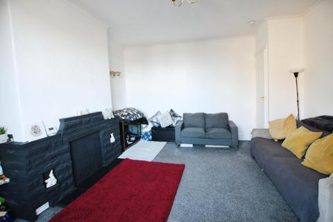 3 bedroom terraced house for sale, Fountain Street, Churwell, LS27