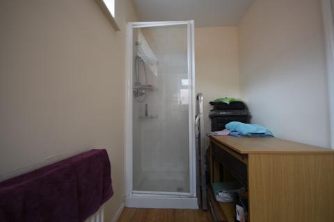 59a Basingstoke Road, Reading, RG2 0ER