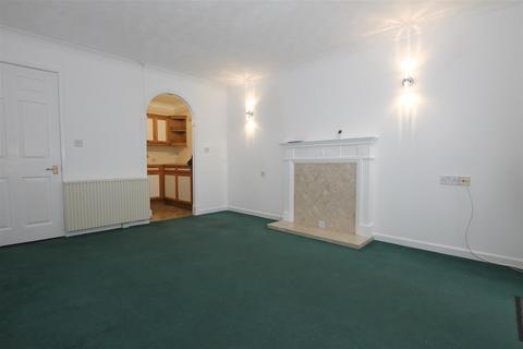 2 bedroom apartment to rent, Currie Road, Sandown