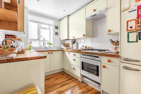 1 bedroom flat for sale, Esher Gardens, Southfields