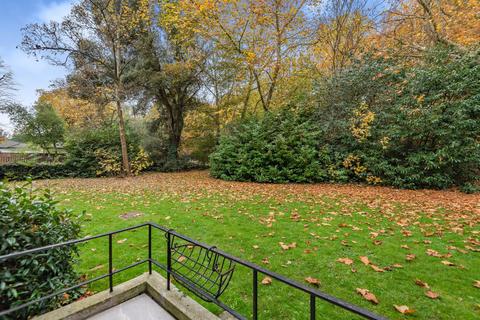 1 bedroom flat for sale, Esher Gardens, Southfields