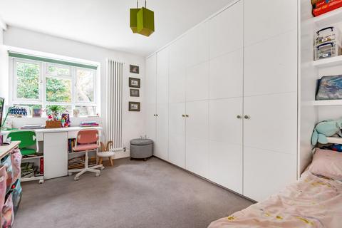 1 bedroom flat for sale, Esher Gardens, Southfields