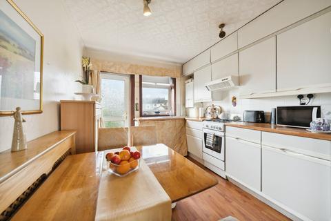 22 Cartside Road, Clarkston, Glasgow, G76 8QQ