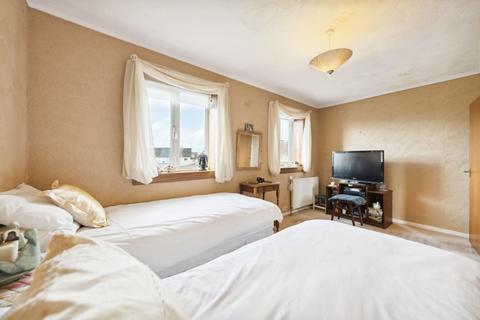 22 Cartside Road, Clarkston, Glasgow, G76 8QQ