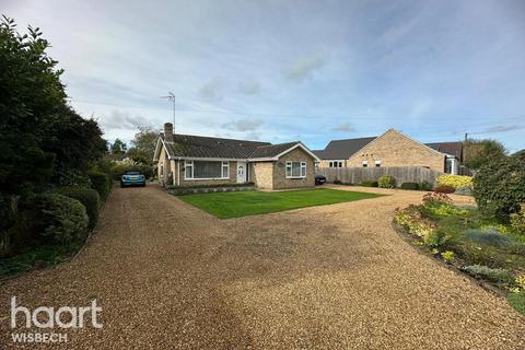 3 bedroom detached bungalow for sale, Upwell Road, Christchurch