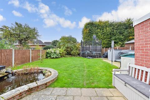 4 bedroom semi-detached house for sale, The Avenue, Greenacres, Aylesford, Kent