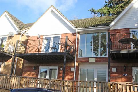 2 bedroom flat to rent, Creek Gardens, Wootton Bridge, Ryde