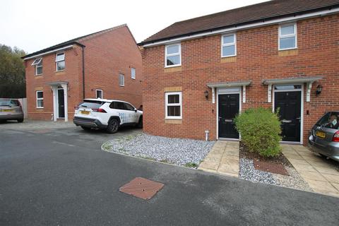 3 bedroom semi-detached house to rent, Swan Street, Newport