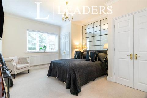 8 Tregarthen Place, Leatherhead, KT22 7XL