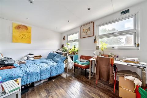 5 bedroom house for sale, Cicely Road, London