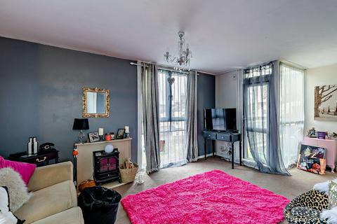 1 bedroom flat for sale, Sweetbriar Street, Gloucester, GL1