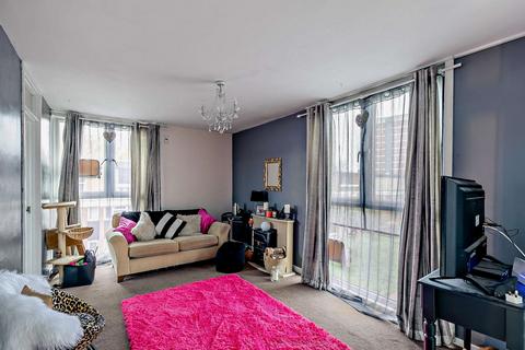 1 bedroom flat for sale, Sweetbriar Street, Gloucester, GL1