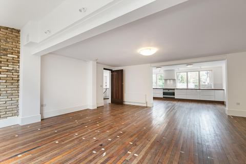 4 bedroom flat to rent, Cornwall Crescent, Notting Hill, London, W11